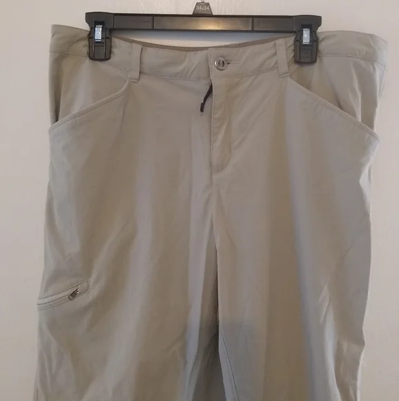 Patagonia Tan Khaki Quandary Nylon Convertible Pants Size 14 - Picture 2 of 10